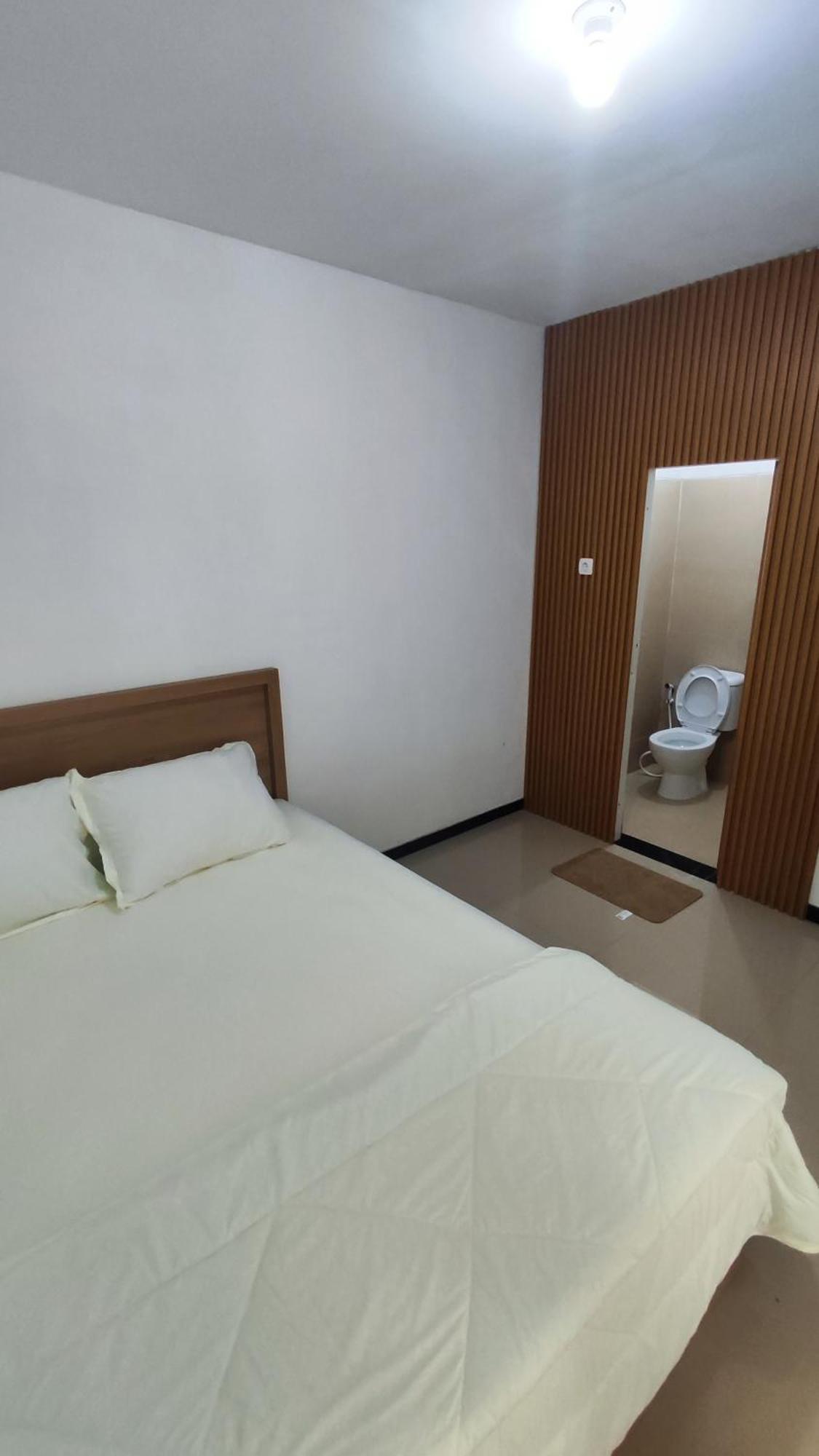 Villa Royal Arois Syariah Dekat Jatim Park 3 Tlekung Exterior foto